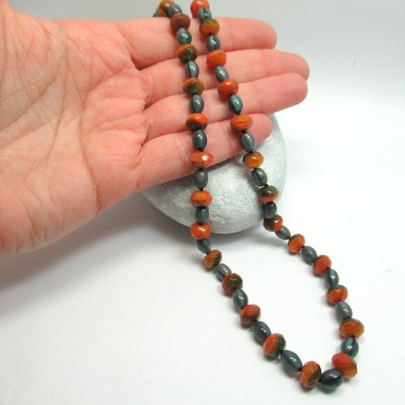 Hand knotted Czech glass bead necklace - Picture 11 of 12